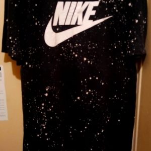 Black and white Nike shirt